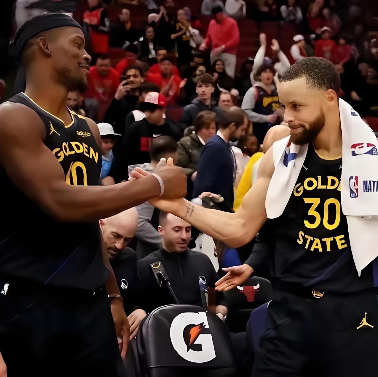 九游游戏官网-关于库里在中国队比赛中险胜,比赛局势复杂引发热议!赛场气氛高涨的信息