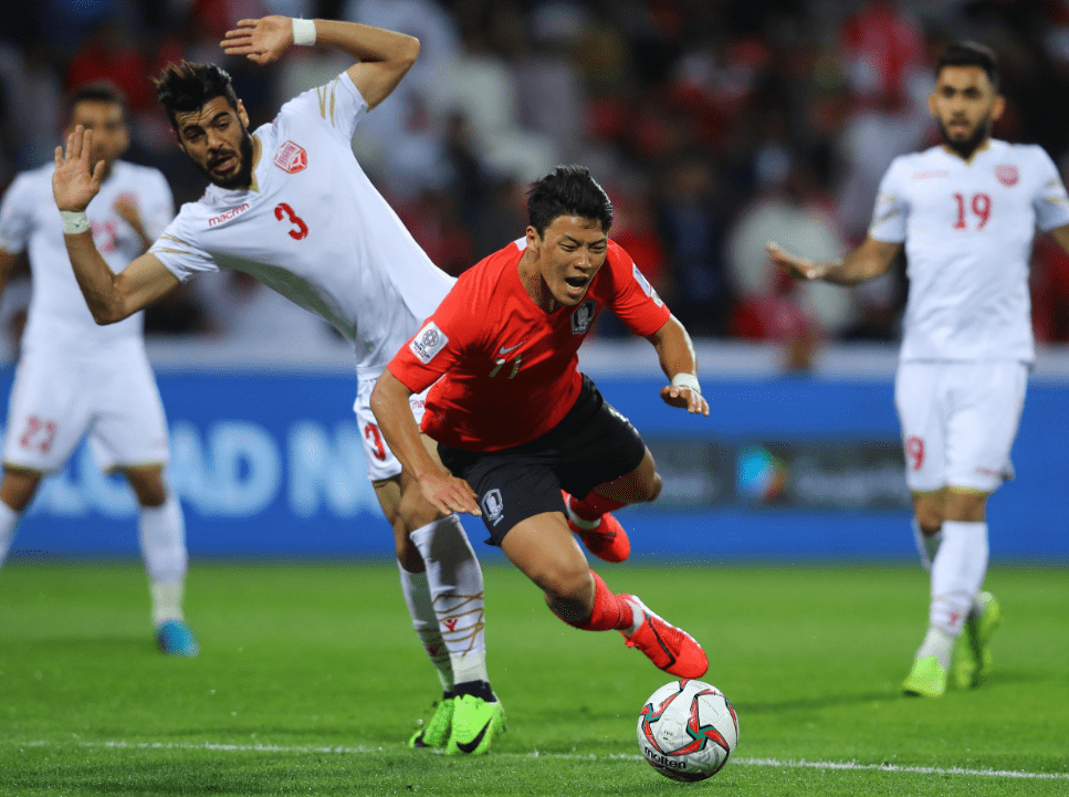 九游游戏中心-官宣日体能课后，塞维利亚回应争议备战德甲，赛场秩序良好，团队化学反应显著的简单介绍