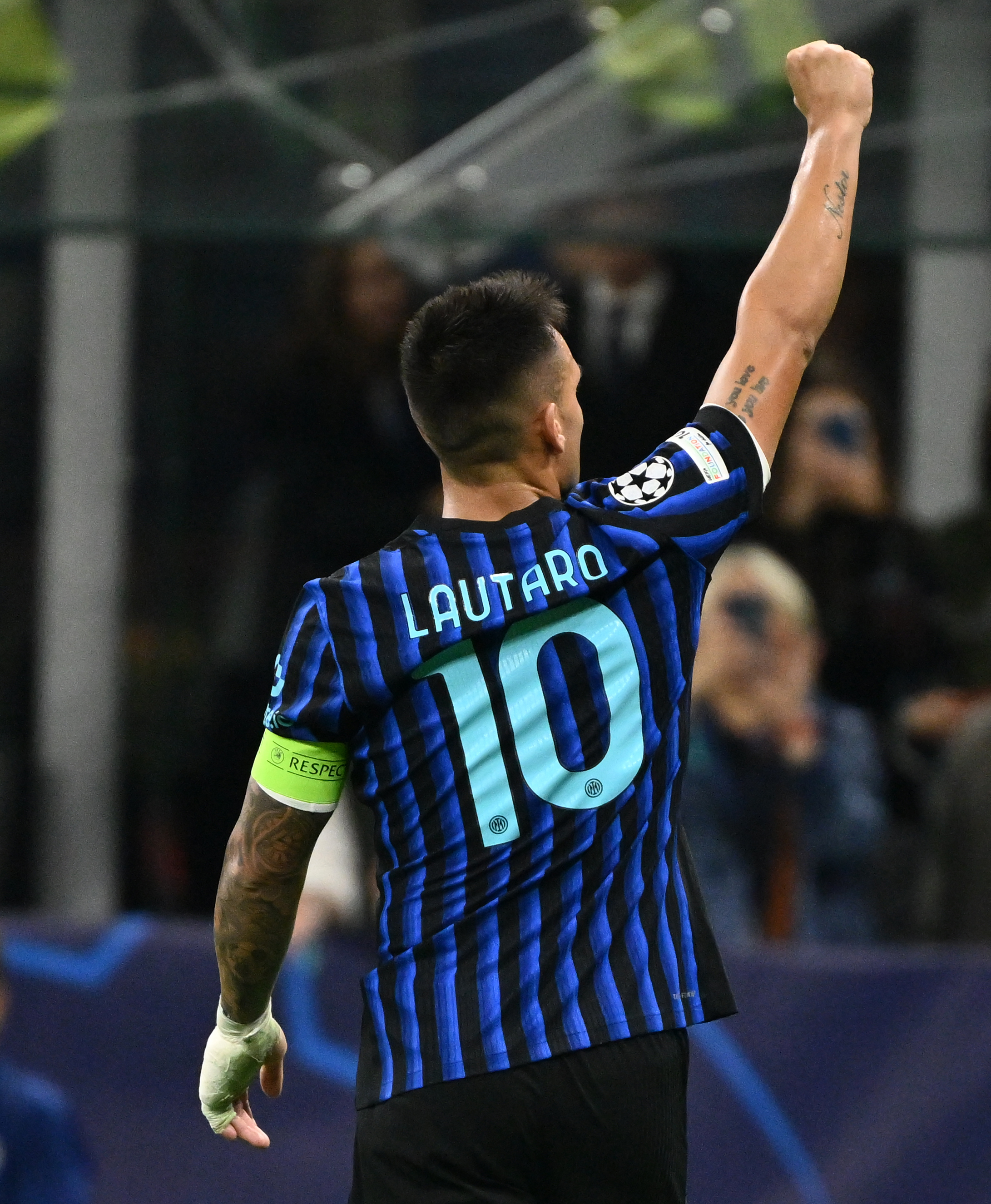 里程碑夜国际米兰队长鼓劲，欧冠赛后刷纪录，质疑声仍在，数据趋势出现新变化的简单介绍